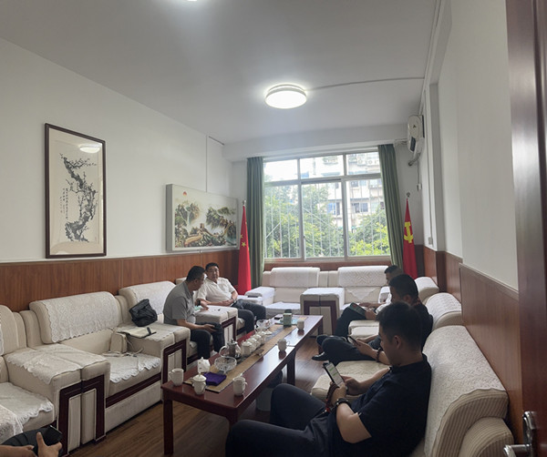 城工委和中国能投集团西南区域总部负责人举行座谈